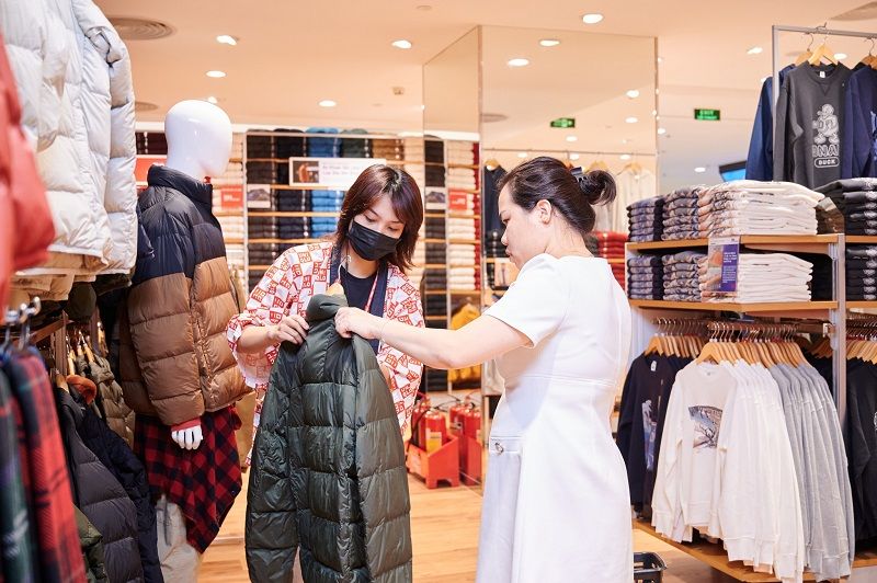 22 cửa hàng của Uniqlo Việt Nam cần hàng trăm nhân viên bán hàng